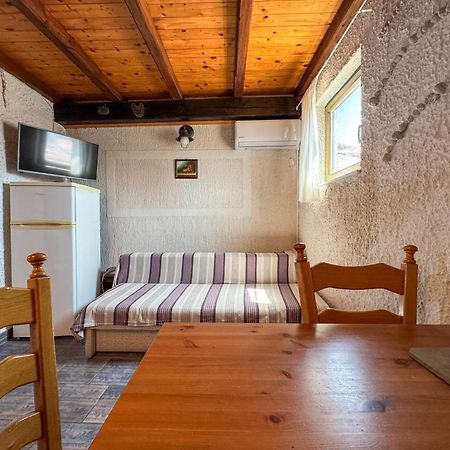 Apartments Voltera Parking Space Near The House Betina  Exterior foto